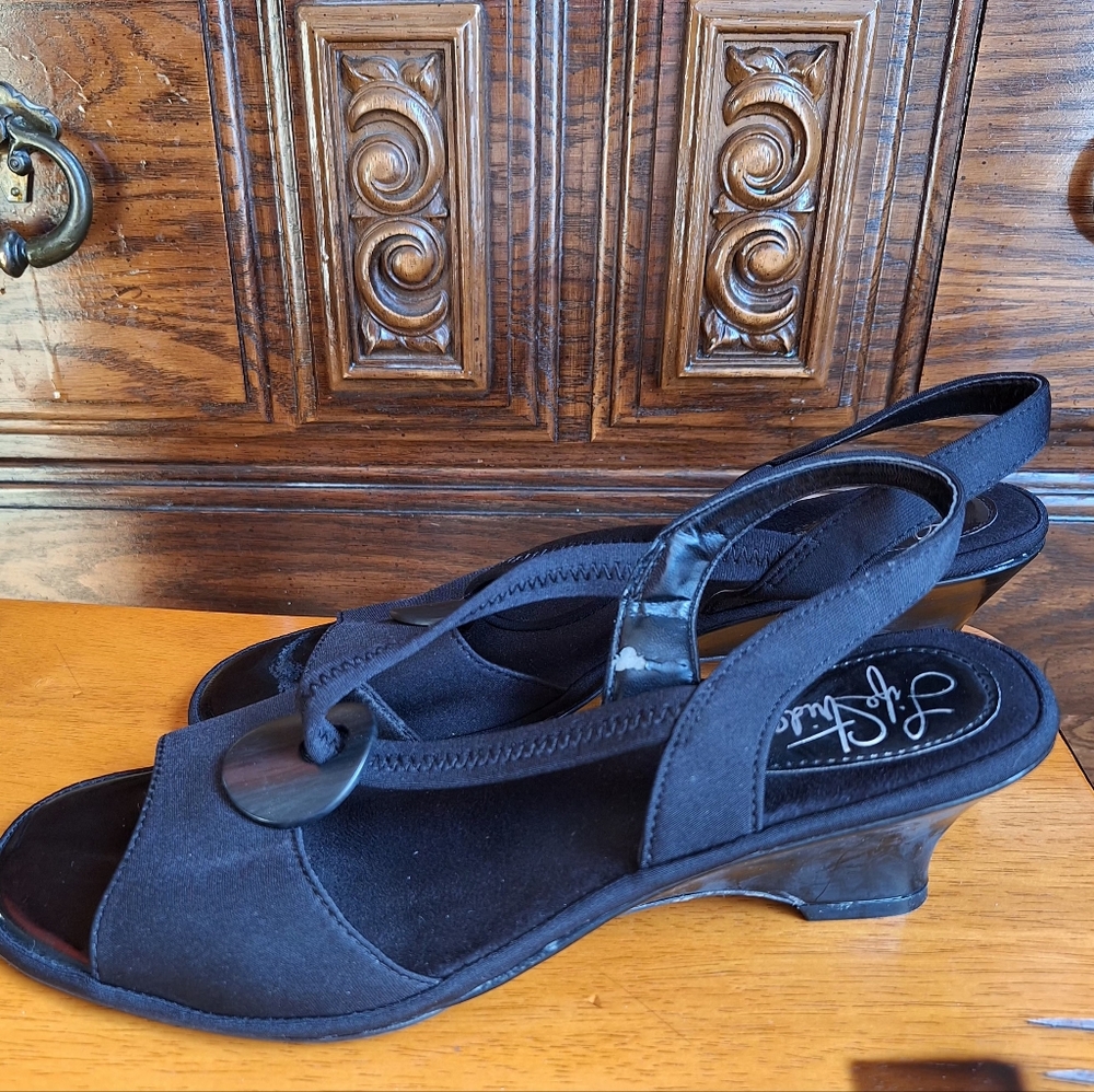 LIFE STRIDE Finesse Black Libra Heel Sz. 9M.